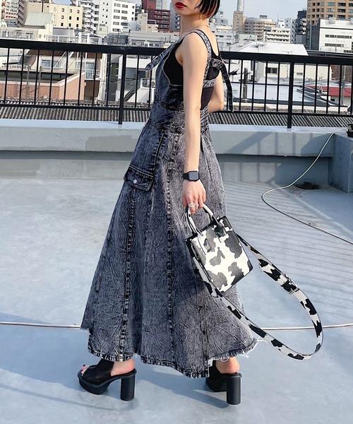 PAGEBOY（ページボーイ）の「コルセットデニムドレス（ワンピース・レディース・ブラック/サックスブルー・MEDIUM）」の4枚目の写真