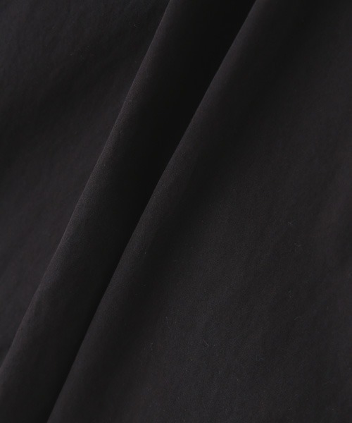 MHL.（エムエイチエル）の「FINE COMPACT COTTON POPLIN（その他パンツ・メンズ・ブラウン/ブラック・LARGE/MEDIUM/SMALL/X-LARGE）」の9枚目の写真