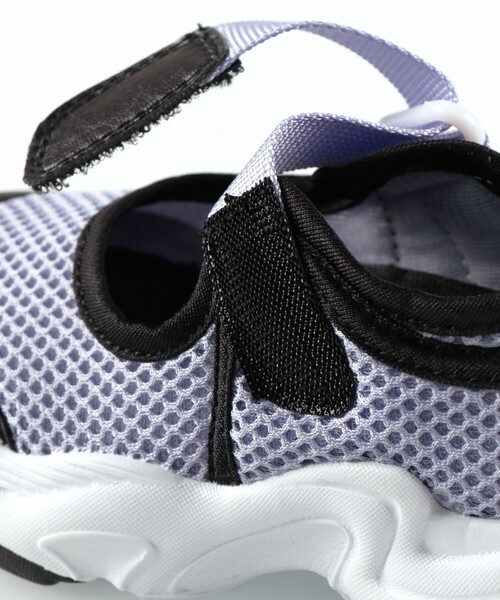 BRANSHES(ブランシェス)の「メッシュシューズ(スニーカー・キッズ・ブラック/ラベンダー・15.0cm/16.0cm/17.0cm/18.0cm/19.0cm/20.0cm/21.0cm)」の11枚目の写真