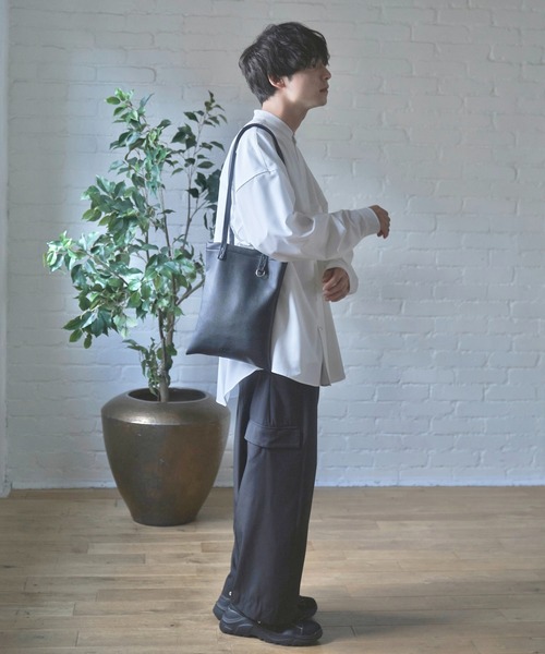 Alpinus(アルピナス)の「Alpinus - leather tote bag / レザートートバック(トートバッグ・メンズ・ブラック・FREE)」の18枚目の写真