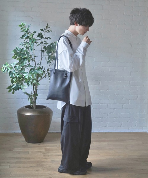Alpinus(アルピナス)の「Alpinus - leather tote bag / レザートートバック(トートバッグ・メンズ・ブラック・FREE)」の15枚目の写真