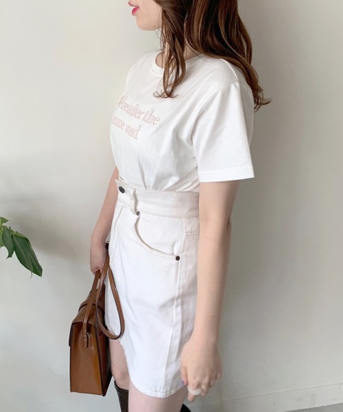 OLIVE des OLIVE(オリーブデオリーブ)の「ロゴ刺繍Tシャツ(Tシャツ/カットソー・レディース・ネイビー/オフホワイト/オレンジ/ラベンダー・FREE)」の9枚目の写真