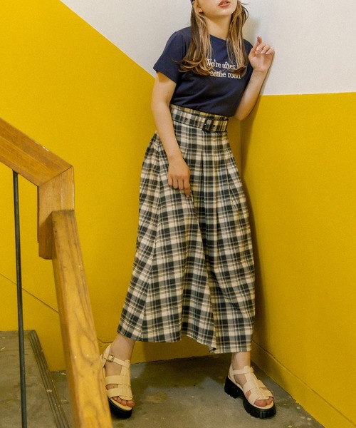 OLIVE des OLIVE(オリーブデオリーブ)の「ロゴ刺繍Tシャツ(Tシャツ/カットソー・レディース・ネイビー/オフホワイト/オレンジ/ラベンダー・FREE)」の13枚目の写真