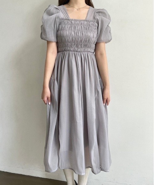 Crea titty&Co. PETIT（クレアティティーアンドコープチ）の「【titty&Co.PETIT】バルーンスリーブフレアミディワンピース（ワンピース・レディース・グレー・FREE）」の9枚目の写真