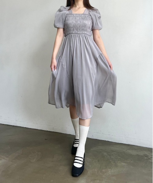 Crea titty&Co. PETIT（クレアティティーアンドコープチ）の「【titty&Co.PETIT】バルーンスリーブフレアミディワンピース（ワンピース・レディース・グレー・FREE）」の7枚目の写真