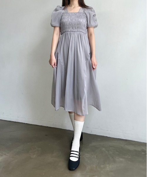 Crea titty&Co. PETIT（クレアティティーアンドコープチ）の「【titty&Co.PETIT】バルーンスリーブフレアミディワンピース（ワンピース・レディース・グレー・FREE）」の12枚目の写真