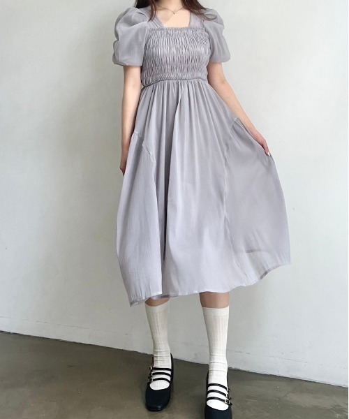 Crea titty&Co. PETIT（クレアティティーアンドコープチ）の「【titty&Co.PETIT】バルーンスリーブフレアミディワンピース（ワンピース・レディース・グレー・FREE）」の13枚目の写真