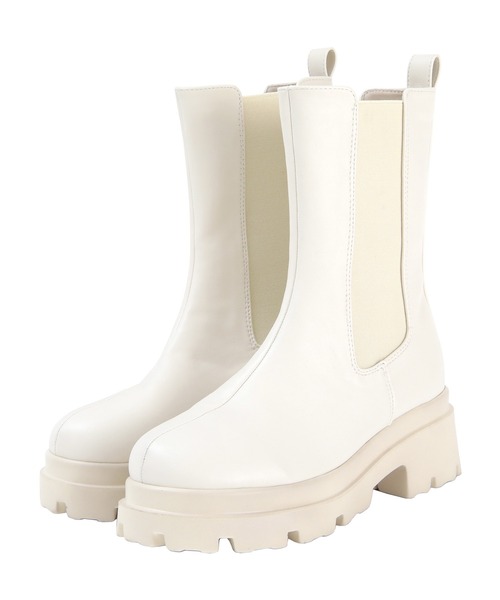 titivate（ティティベイト）の「サイドゴアショートブーツ（ブーツ・レディース・オフホワイト/ブラック・L/S/M）」の9枚目の写真