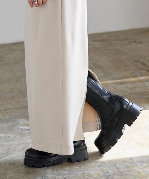 titivate（ティティベイト）の「サイドゴアショートブーツ（ブーツ・レディース・オフホワイト/ブラック・L/S/M）」の10枚目の写真