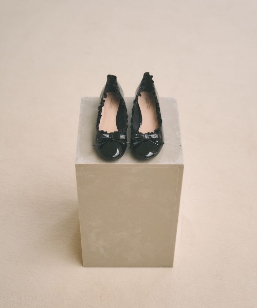 MIRO AMURETTE（ミロアミュレット）の「frill bloom ballet shoes/フリルバレエシューズ（パンプス・レディース・ブラック/レッド・SMALL/MEDIUM/LARGE）」の3枚目の写真