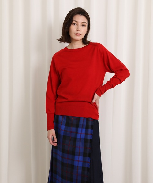 INED（イネド）の「CASHWOOLクルーネックニット  タイト過ぎないサイズ感（ニット/セーター・レディース・ベージュ/ネイビー/レッド/オフホワイト/イエロー・9号/7号）」の22枚目の写真