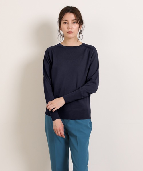 INED（イネド）の「CASHWOOLクルーネックニット  タイト過ぎないサイズ感（ニット/セーター・レディース・ベージュ/ネイビー/レッド/オフホワイト/イエロー・9号/7号）」の21枚目の写真