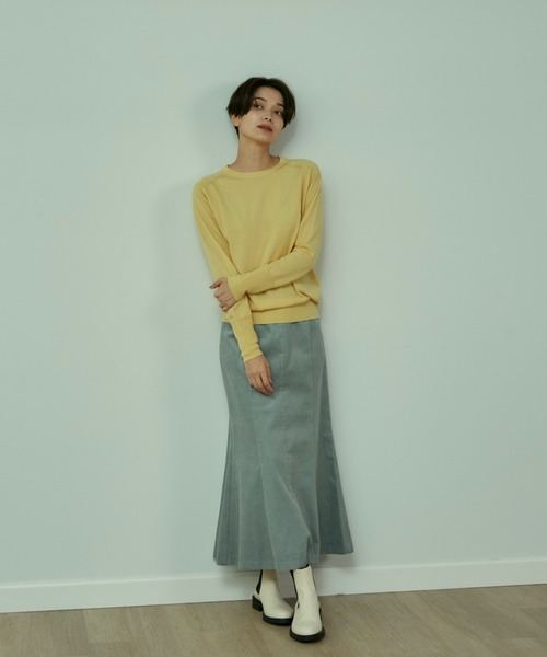 INED（イネド）の「CASHWOOLクルーネックニット  タイト過ぎないサイズ感（ニット/セーター・レディース・ベージュ/ネイビー/レッド/オフホワイト/イエロー・9号/7号）」の8枚目の写真