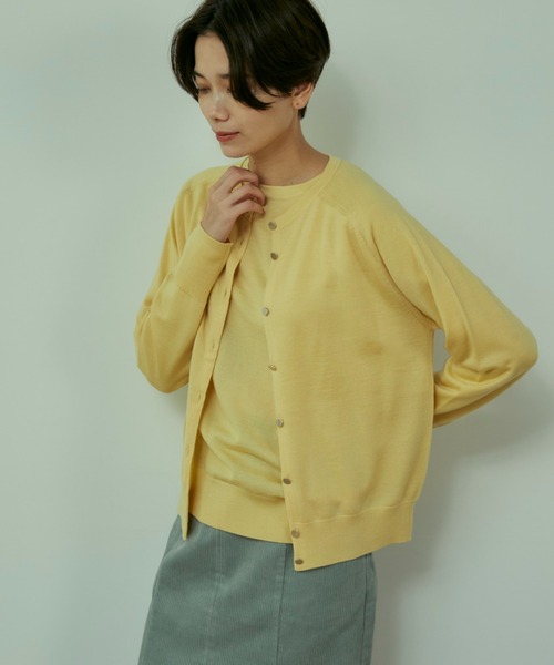 INED（イネド）の「CASHWOOLクルーネックニット  タイト過ぎないサイズ感（ニット/セーター・レディース・ベージュ/ネイビー/レッド/オフホワイト/イエロー・9号/7号）」の10枚目の写真