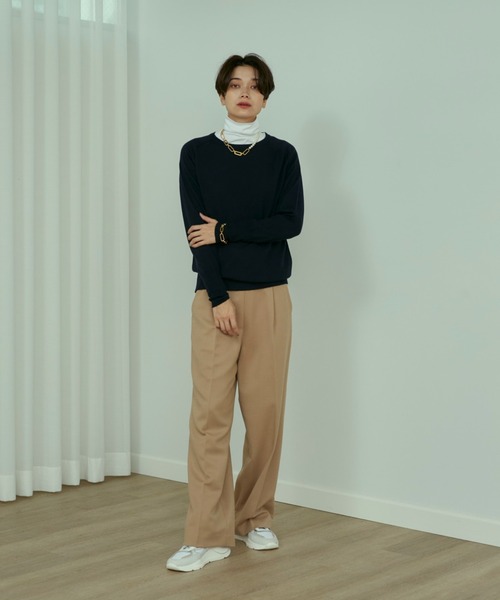 INED（イネド）の「CASHWOOLクルーネックニット  タイト過ぎないサイズ感（ニット/セーター・レディース・ベージュ/ネイビー/レッド/オフホワイト/イエロー・9号/7号）」の11枚目の写真