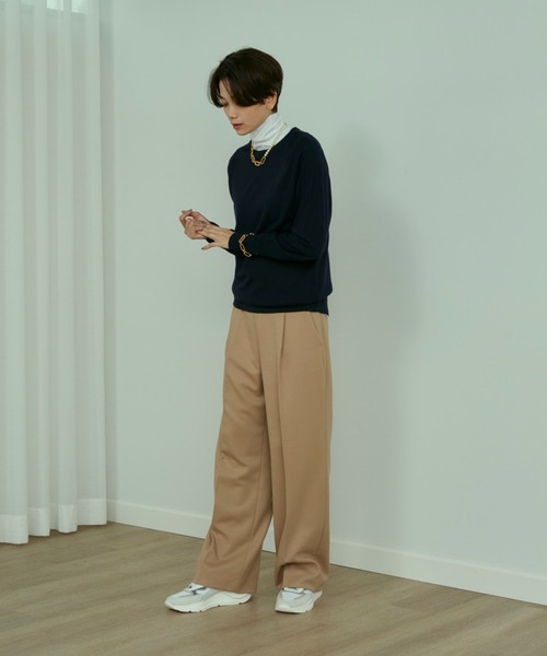 INED（イネド）の「CASHWOOLクルーネックニット  タイト過ぎないサイズ感（ニット/セーター・レディース・ベージュ/ネイビー/レッド/オフホワイト/イエロー・9号/7号）」の12枚目の写真