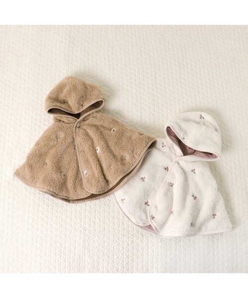 apres les cours（アプレレクール）の「モチーフ刺繍 ベビーマント（おくるみ・キッズ・アイボリー/ベージュ・80/90）」の5枚目の写真