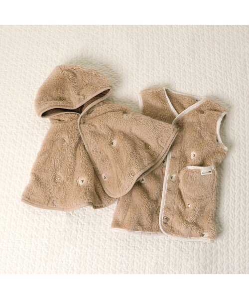 apres les cours（アプレレクール）の「モチーフ刺繍 ベビーマント（おくるみ・キッズ・アイボリー/ベージュ・80/90）」の6枚目の写真