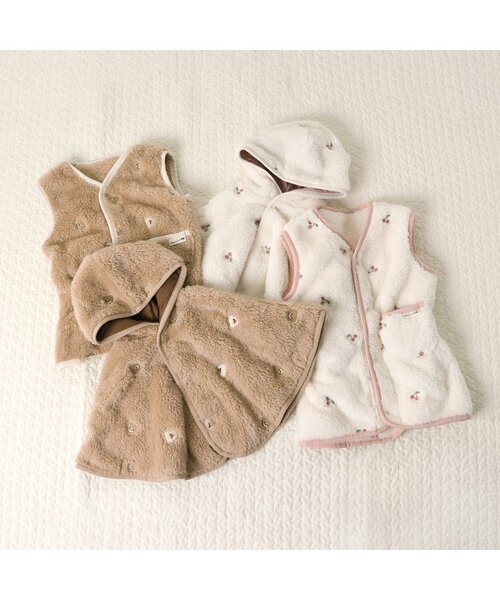 apres les cours（アプレレクール）の「モチーフ刺繍 ベビーマント（おくるみ・キッズ・アイボリー/ベージュ・80/90）」の7枚目の写真