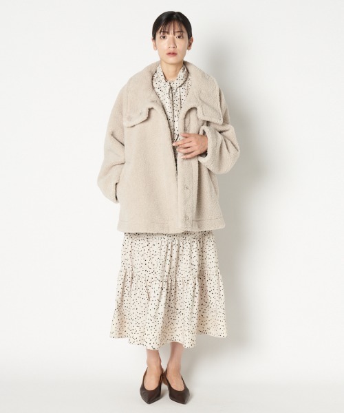 HELIOPOLE(エリオポール)の「STAND UP COLLAR BOA SHORT BZ(ブルゾン・レディース・ベージュ/アイボリー・38/36)」の6枚目の写真