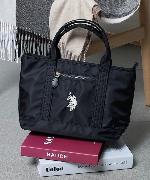 U.S. POLO ASSN.（ユーエスポロアッスン）の「【U.S. POLO ASSN.】ワンポイントロゴトートバッグ S※（トートバッグ・レディース・ブラック/グレー/ベージュ/イエロー/ネイビー/ライトベージュ/カーキ・FREE）」の2枚目の写真