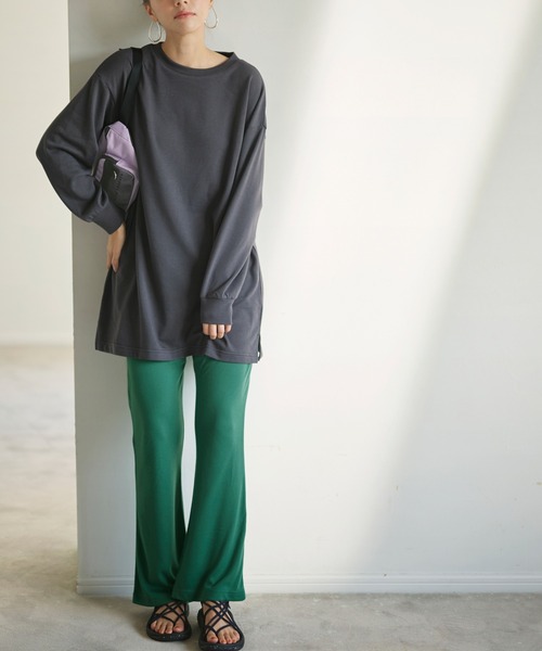 YU'NOW（ユナウ）の「バックロゴプルオーバーチュニック＆フレアパンツセット（Tシャツ/カットソー・レディース・オフホワイト/チャコールグレー・M/L/XL）」の15枚目の写真