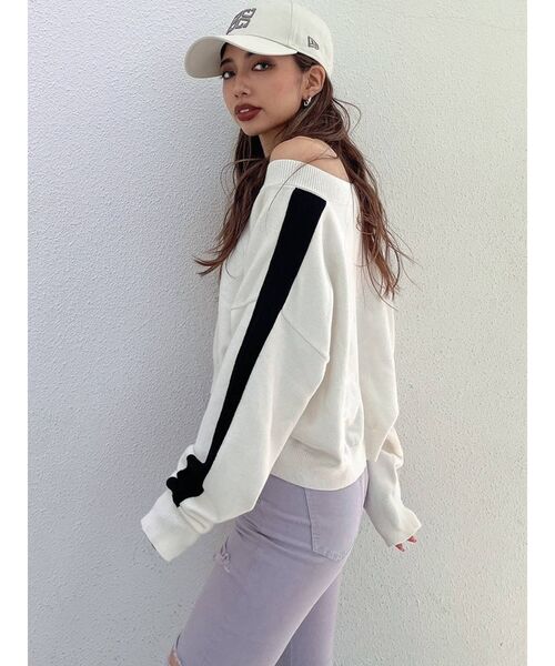 GYDA（ジェイダ）の「スリーブライン Vネックショートニットトップス（ニット/セーター・レディース・ブラック/グレー/オフホワイト/ピンク・FREE）」の13枚目の写真