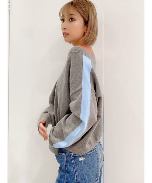 GYDA（ジェイダ）の「スリーブライン Vネックショートニットトップス（ニット/セーター・レディース・ブラック/グレー/オフホワイト/ピンク・FREE）」の15枚目の写真