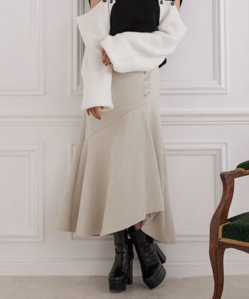 ANDGEEBEE（アンジービー）の「フェイクスウェードスカート（スカート・レディース・ブラック/アイボリー・MEDIUM）」の2枚目の写真