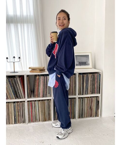 Russell Athletic（ラッセルアスレティック）の「RUSSELL別注 カレッジスウェットパンツ（スウェットパンツ・レディース・ライトグレー/ネイビー・FREE）」の9枚目の写真