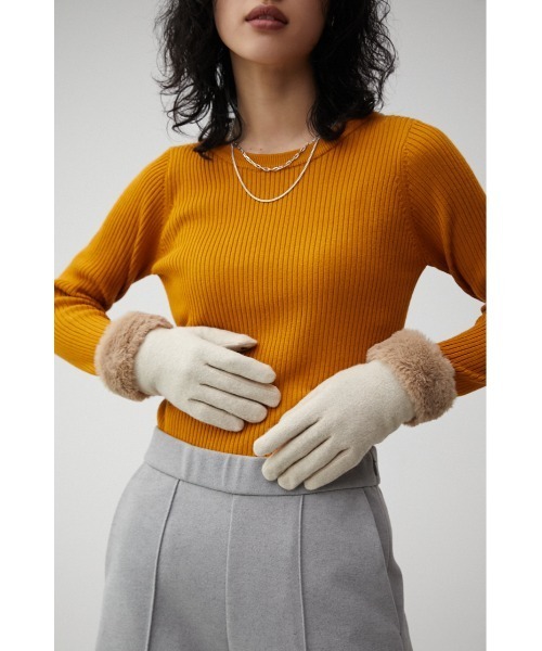 AZUL by moussy（アズールバイマウジー）の「ECOFUR GLOVES/エコファーグローブ（手袋・レディース・ライトベージュ/ブラック・FREE）」の7枚目の写真