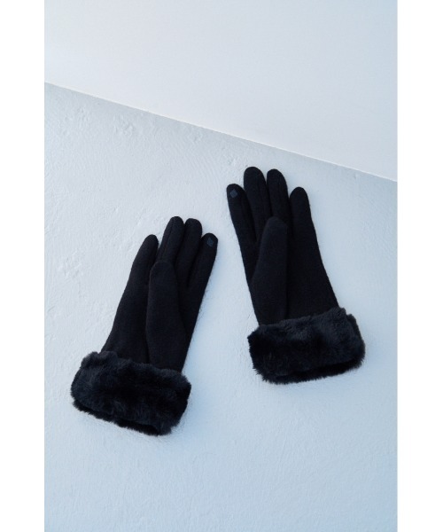 AZUL by moussy（アズールバイマウジー）の「ECOFUR GLOVES/エコファーグローブ（手袋・レディース・ライトベージュ/ブラック・FREE）」の10枚目の写真
