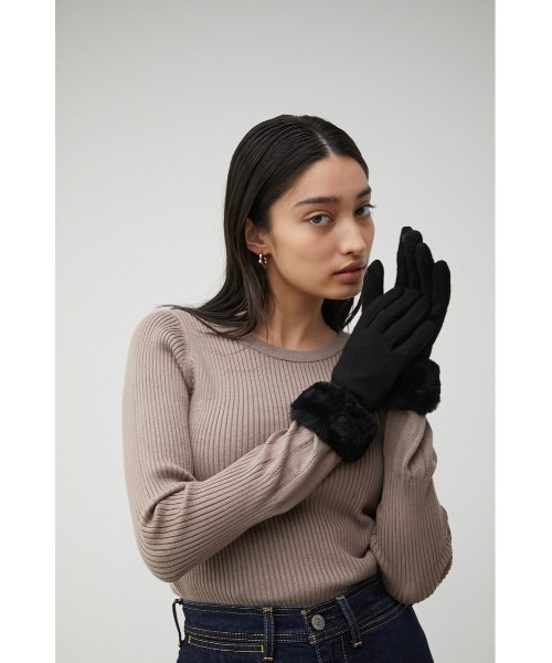 AZUL by moussy（アズールバイマウジー）の「ECOFUR GLOVES/エコファーグローブ（手袋・レディース・ライトベージュ/ブラック・FREE）」の15枚目の写真