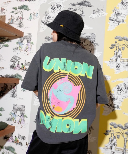 UNION（UNION TOKYO）（ユニオン）の「UNION HYPNOSIS TEE ユニオン Tシャツ（Tシャツ/カットソー・メンズ・オリーブ/ブラック・MEDIUM/X-LARGE/XX-LARGE/LARGE/SMALL）」の17枚目の写真