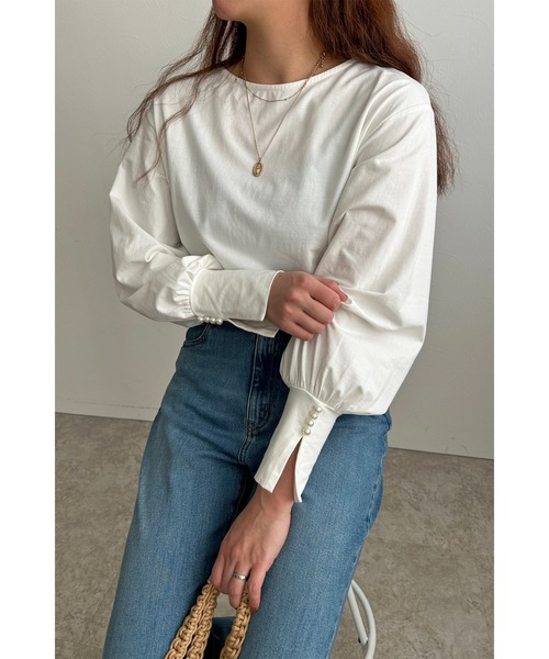 palm RICHE(ポームリシュ)の「パール付きギャザー袖カットソー(Tシャツ/カットソー・レディース・ブラック/オフホワイト/ブルー・M)」の4枚目の写真