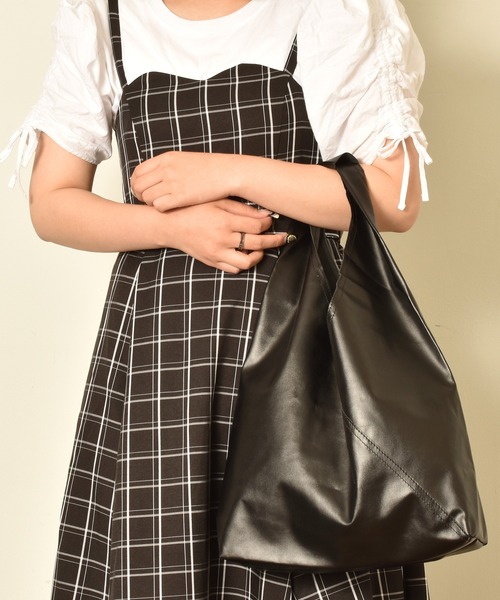 SVEC（シュベック）の「トライアングル トートバッグ（トートバッグ・メンズ・ホワイト/ブラック/ブラウン/アイボリー・FREE）」の11枚目の写真