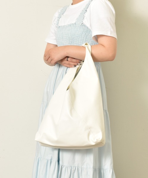 SVEC（シュベック）の「トライアングル トートバッグ（トートバッグ・メンズ・ホワイト/ブラック/ブラウン/アイボリー・FREE）」の8枚目の写真