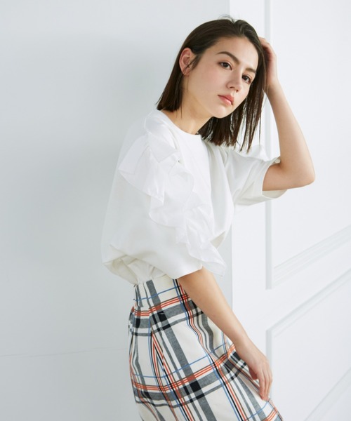 Luftrobe（ルフトローブ）の「スーピマコットン ラッフルスリーブカットソー（Tシャツ/カットソー・レディース・ブラック/オフホワイト・9号）」の2枚目の写真