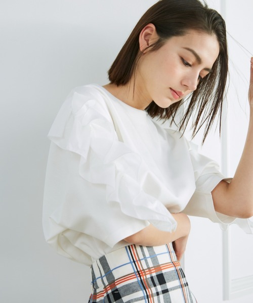 Luftrobe（ルフトローブ）の「スーピマコットン ラッフルスリーブカットソー（Tシャツ/カットソー・レディース・ブラック/オフホワイト・9号）」の5枚目の写真