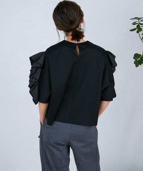 Luftrobe（ルフトローブ）の「スーピマコットン ラッフルスリーブカットソー（Tシャツ/カットソー・レディース・ブラック/オフホワイト・9号）」の7枚目の写真