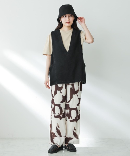 SENSE OF PLACE by URBAN RESEARCH(センスオブプレイスバイアーバンリサーチ)の「Vネックデニムジレ(ベスト・レディース・ワンウォッシュ/アイボリー/ブラック・ONE)」の13枚目の写真