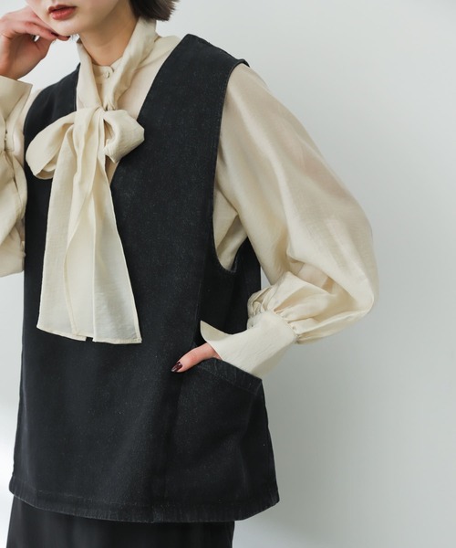 SENSE OF PLACE by URBAN RESEARCH(センスオブプレイスバイアーバンリサーチ)の「Vネックデニムジレ(ベスト・レディース・ワンウォッシュ/アイボリー/ブラック・ONE)」の14枚目の写真