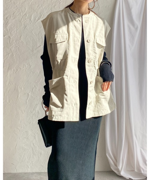 She's Closet(シーズクローゼット)の「ノーカラーダブルポケットウエストドロストロングミリタリーベスト(ベスト・レディース・アイボリー/カーキ/ブラック・FREE)」の19枚目の写真