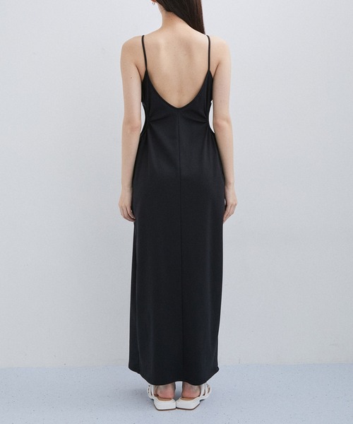 ADAM ET ROPE'（アダムエロペ）の「カットアウトキャミワンピース（ワンピース・レディース・カーキ/ブラック・FREE）」の10枚目の写真