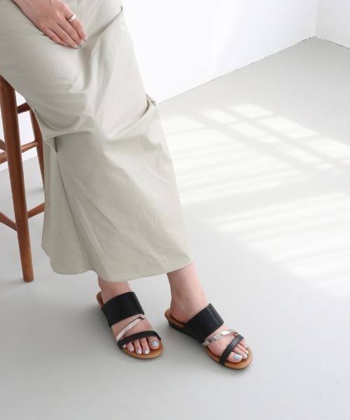 JELLY BEANS（ジェリービーンズ）の「トリプルベルトハーフウエッジサンダル(210-10360)JELLY BEANS(ジェリービーンズ)（サンダル・レディース・ブラック/ホワイト/ブルー・L/M/S）」の2枚目の写真