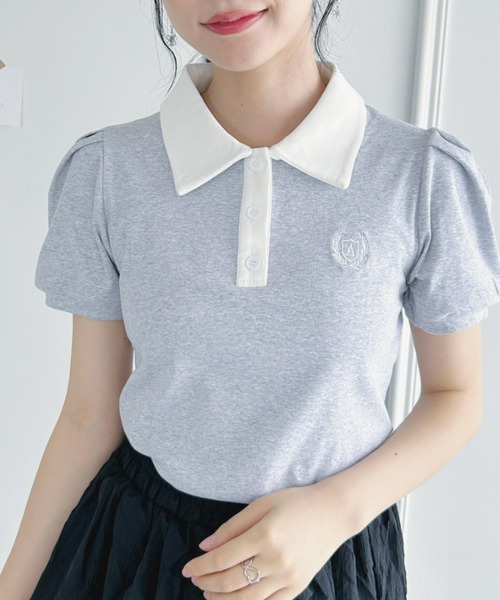 Loueme（ルエム）の「ワンポイント刺繍パフスリーブポロシャツ（ポロシャツ・レディース・ホワイト/ライトブルー/グレー・FREE）」の3枚目の写真