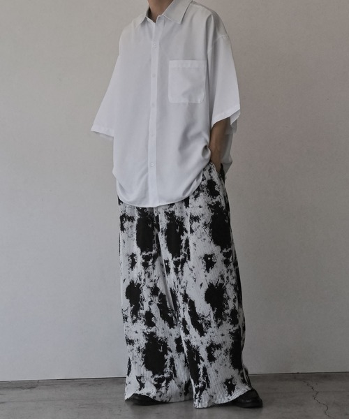 NILWAY（ニルウェイ）の「ランダムグラフィックプリーツ袴ワイドパンツ（スラックス・メンズ・ホワイト×ブラック・MEDIUM/LARGE/SMALL）」の9枚目の写真