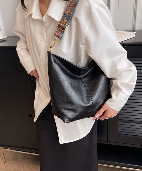 LOPASS(ロパス)の「スクエアショルダーバッグ(ショルダーバッグ・レディース・ブラック/ベージュ/ブラウン/グリーン・FREE)」の9枚目の写真