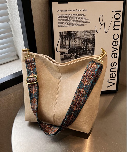 LOPASS(ロパス)の「スクエアショルダーバッグ(ショルダーバッグ・レディース・ブラック/ベージュ/ブラウン/グリーン・FREE)」の6枚目の写真