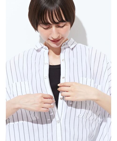 AMERICAN HOLIC(アメリカンホリック)の「WポケットバックタックBIGシャツ(シャツ/ブラウス・レディース・カーキ/ストライプ/ホワイト系その他6/ネイビー・M/L)」の17枚目の写真